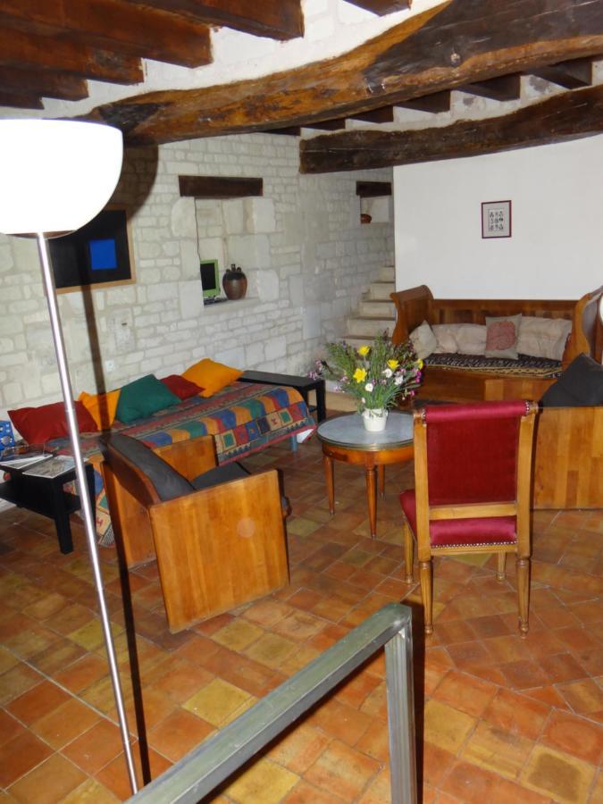 Gite Du Manoir Des Roches Saires Exterior photo